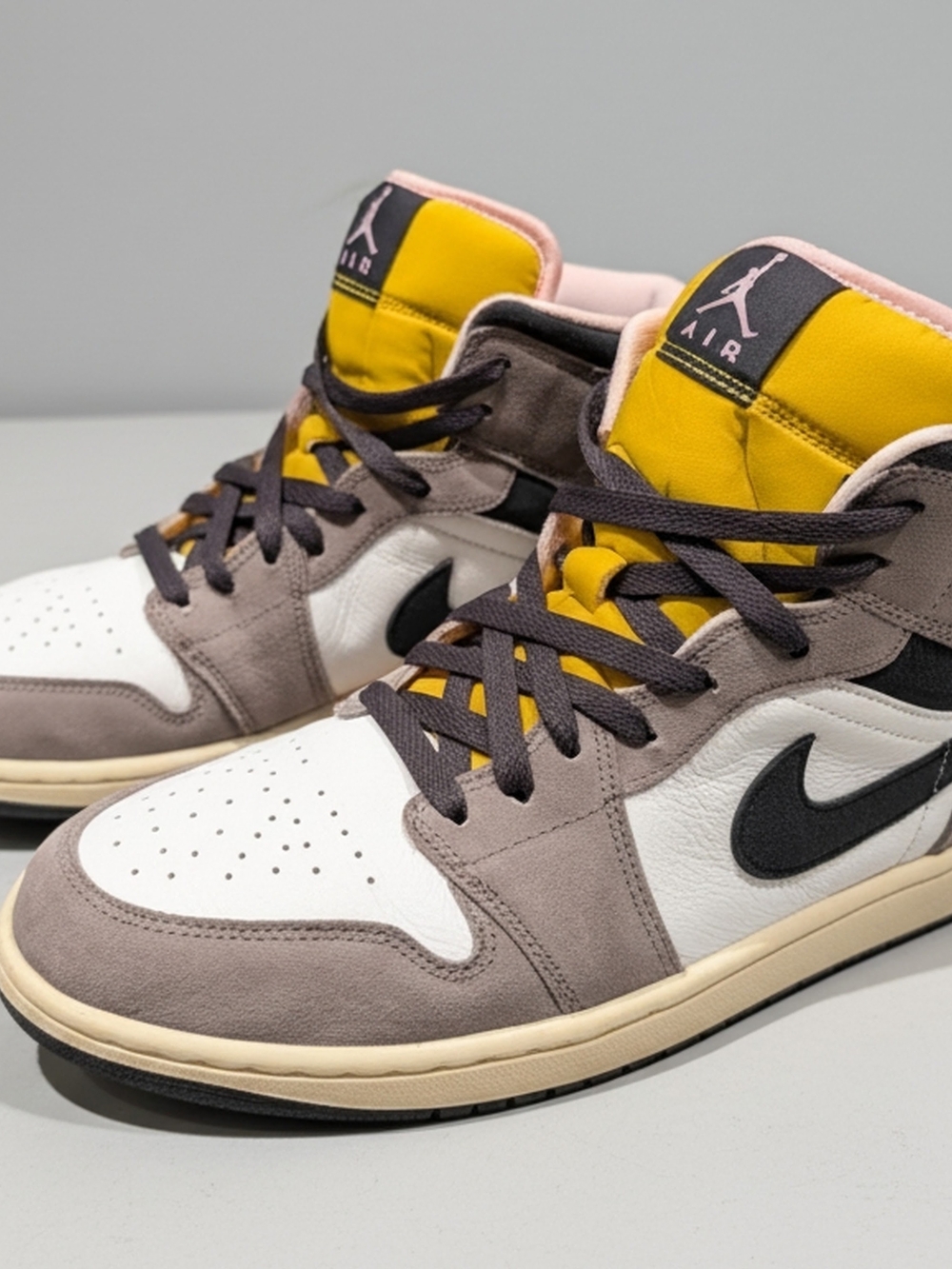 Air Jordan 1 Mid SE “Cave Stone”
Size: US 11